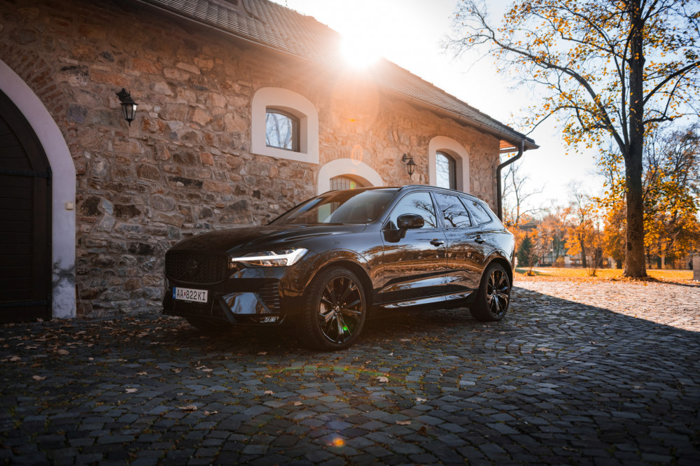 Volvo XC60 B5 AWD Black Edition